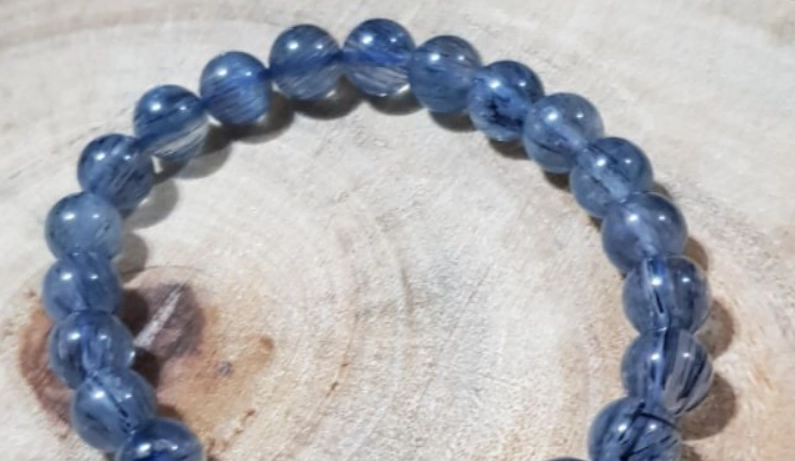 藍髮晶配戴方法