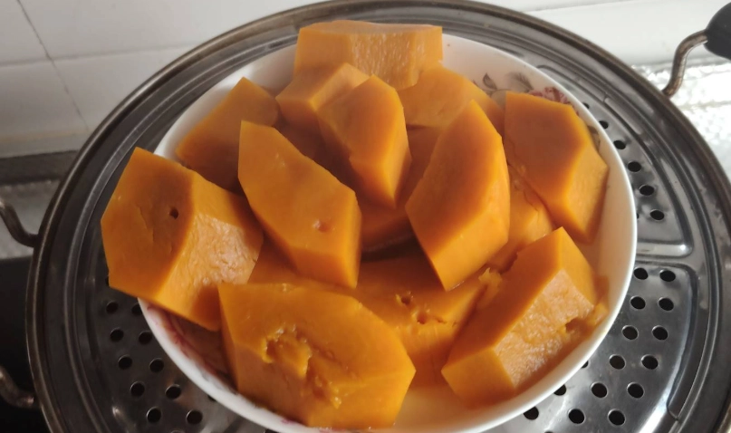 電鍋蒸南瓜 電鍋蒸南瓜