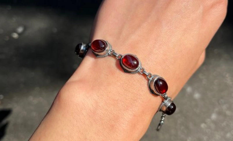 石榴石手鍊功效