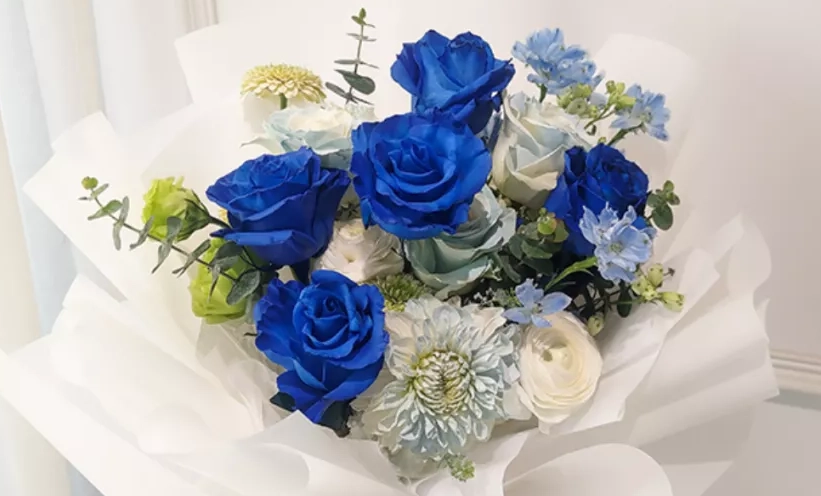 藍玫瑰花束 花語