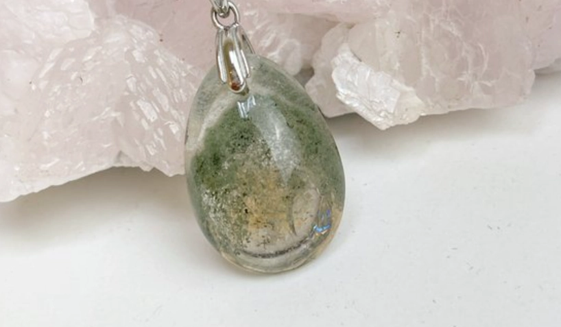 綠幽靈金字塔功效