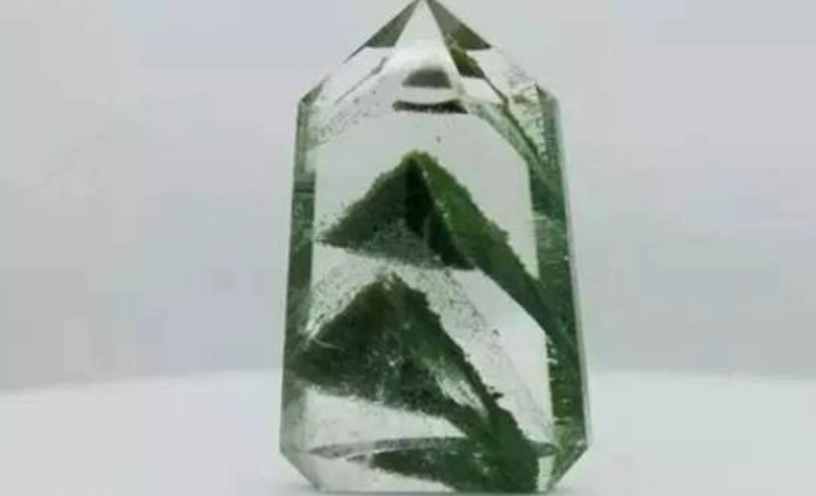 綠幽靈金字塔功效