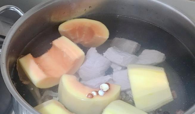 淮山蓮子茨實木瓜湯 做法