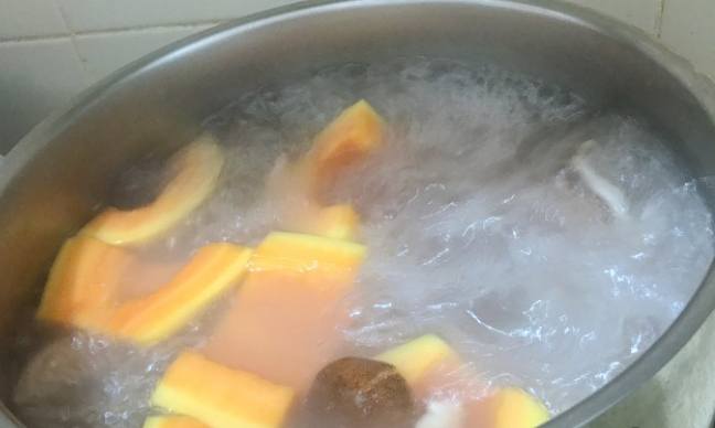 淮山蓮子茨實木瓜湯 做法