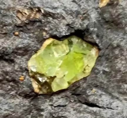 橄欖石 礦物 屬性