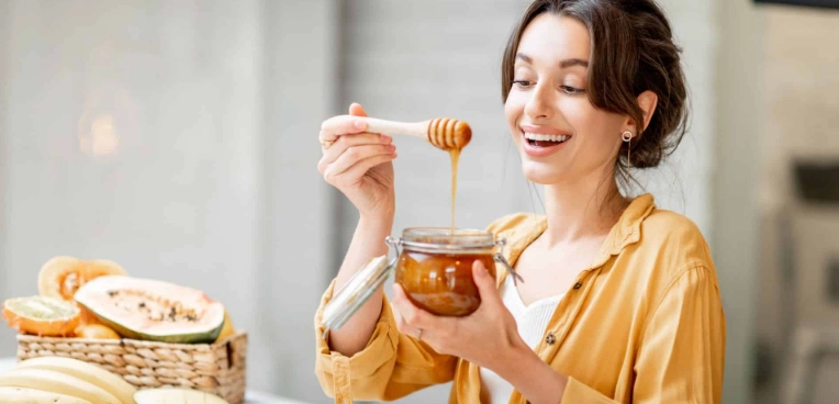 蜂蜜水好处 蜂蜜水好处