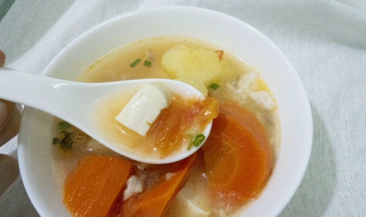 木瓜蕃茄薯薯仔湯食譜