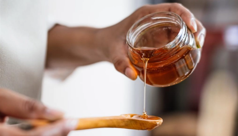 睡前一匙蜂蜜好處 睡前一匙蜂蜜好處