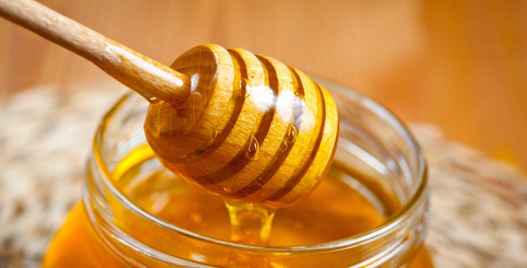 睡前一匙蜂蜜好處 睡前一匙蜂蜜好處