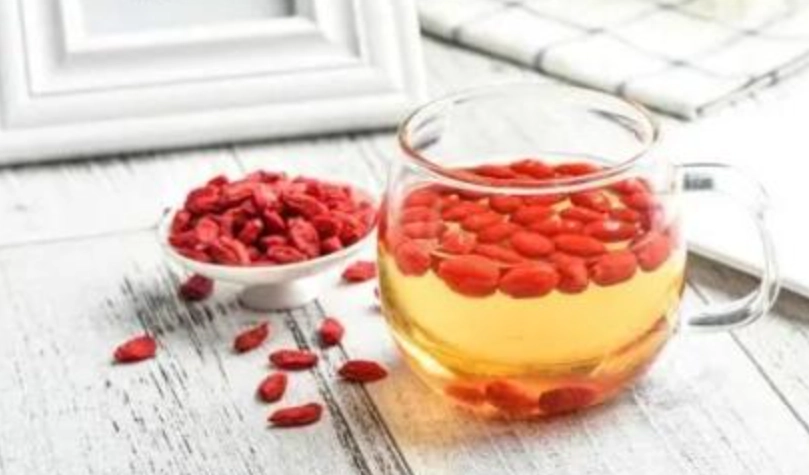 早上空腹喝枸杞水
